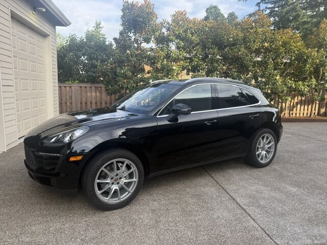 2016 PORSCHE Macan