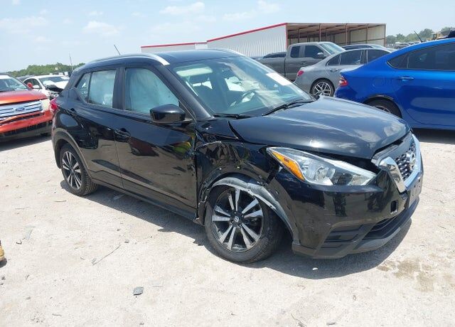 2020 NISSAN Kicks