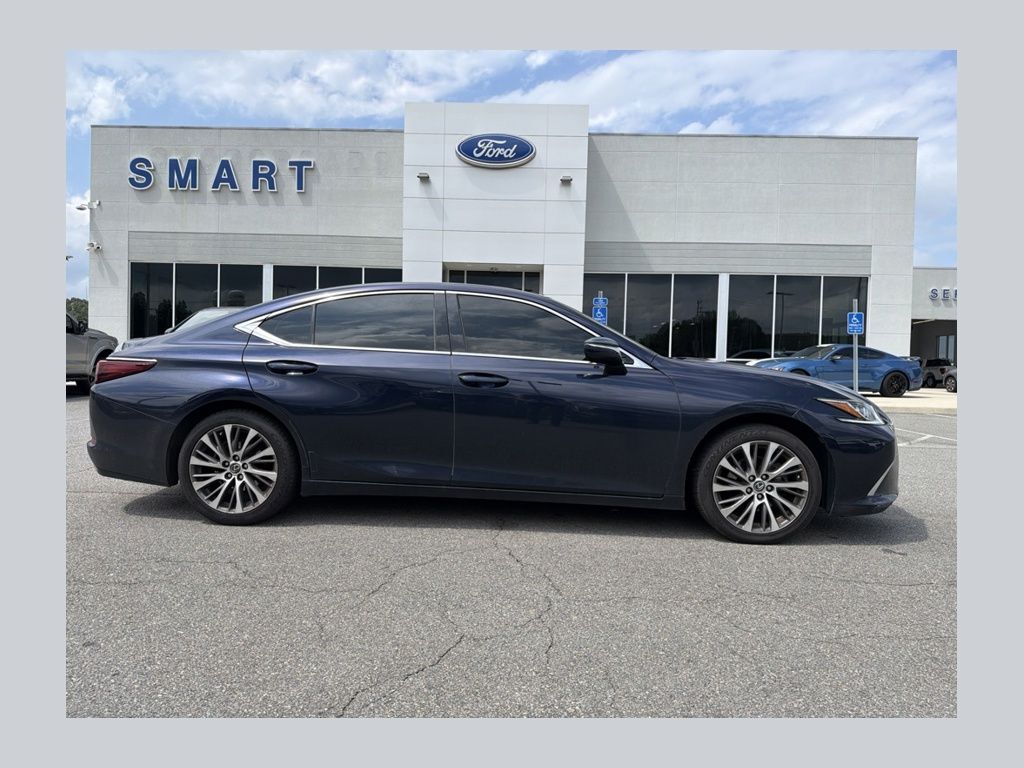 2019 LEXUS ES
