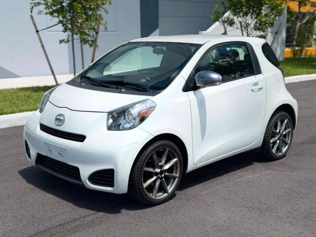 2012 TOYOTA Scion