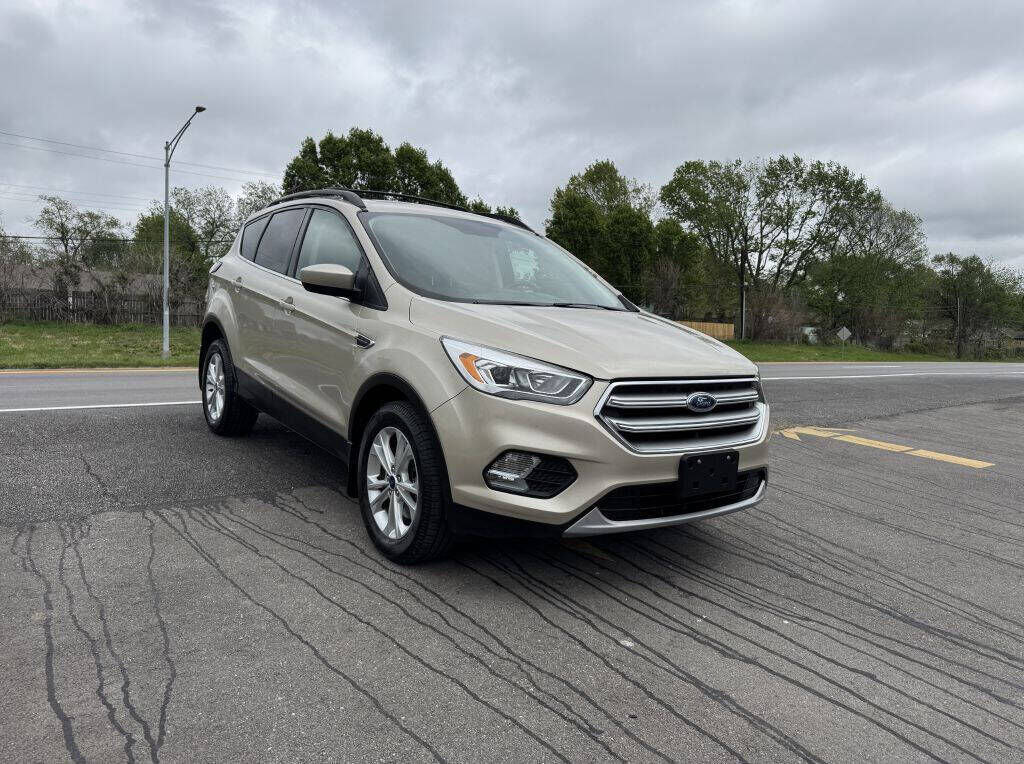 2017 FORD Escape