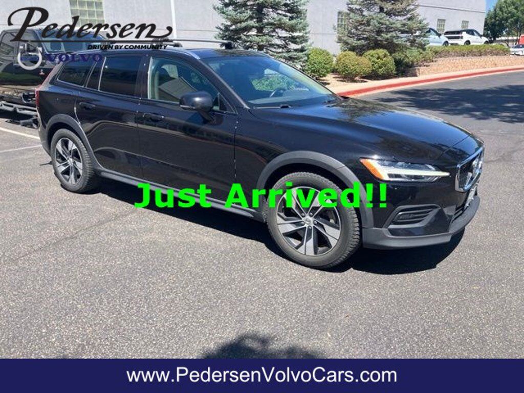 2020 VOLVO V60CC