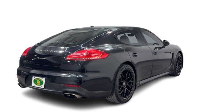 2016 PORSCHE Panamera