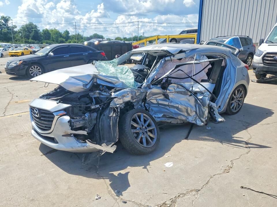 2018 MAZDA Mazda3