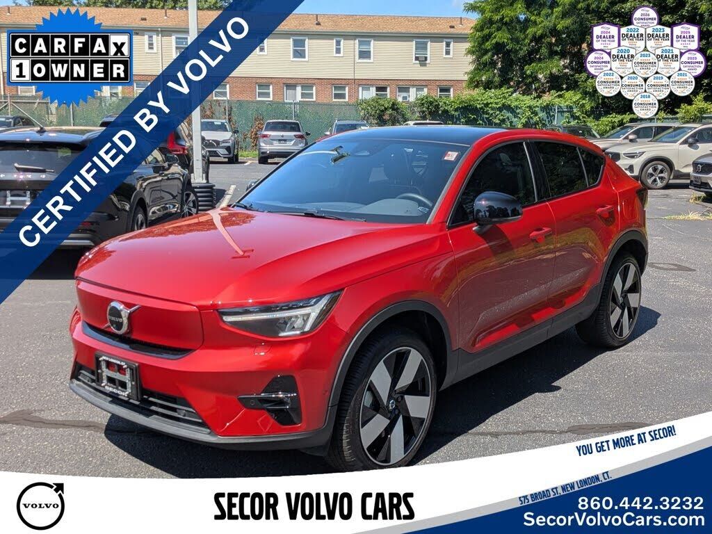 2023 VOLVO C40