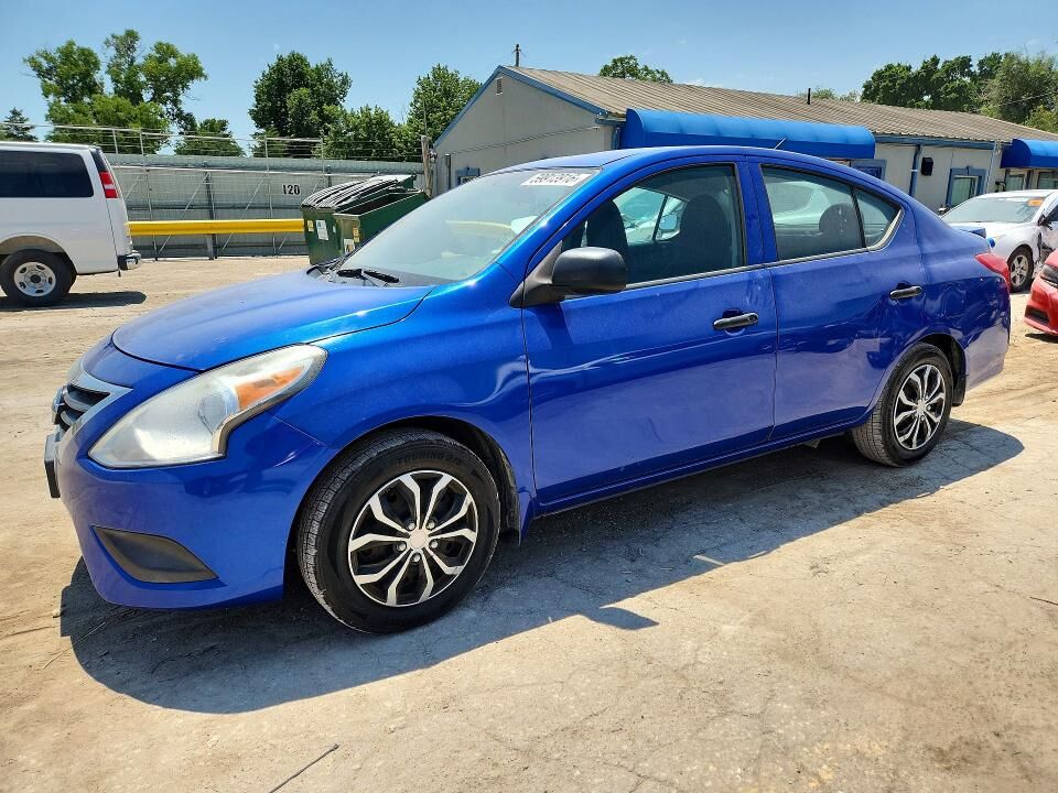 2015 NISSAN Versa