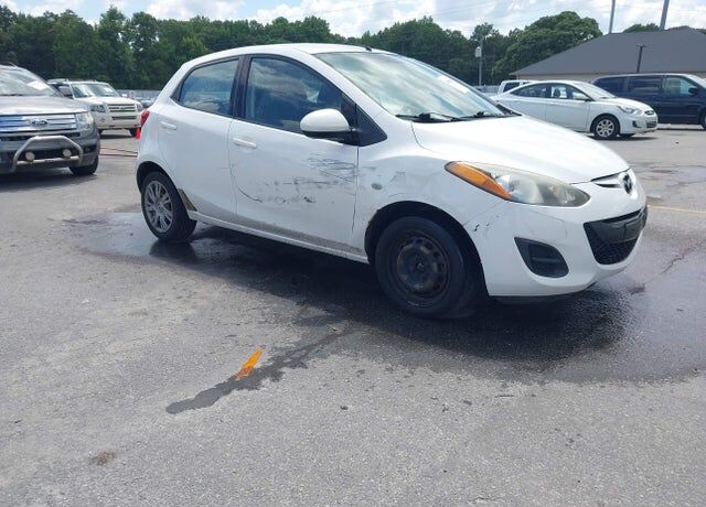 2014 MAZDA Mazda2
