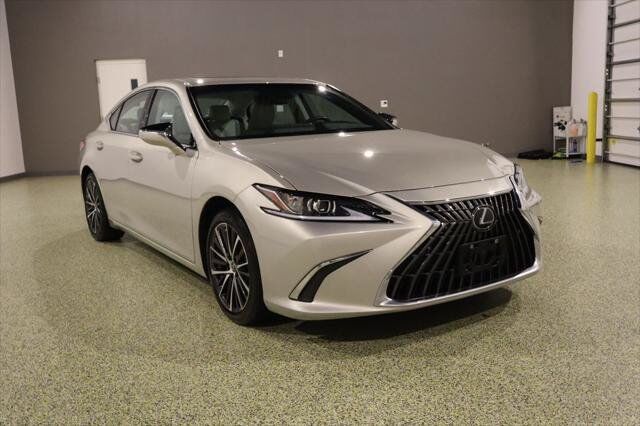 2024 LEXUS ES