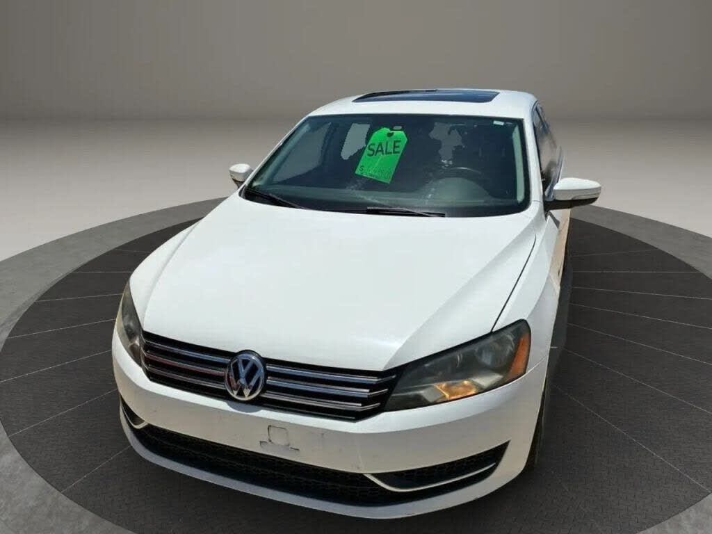 2013 VOLKSWAGEN Passat
