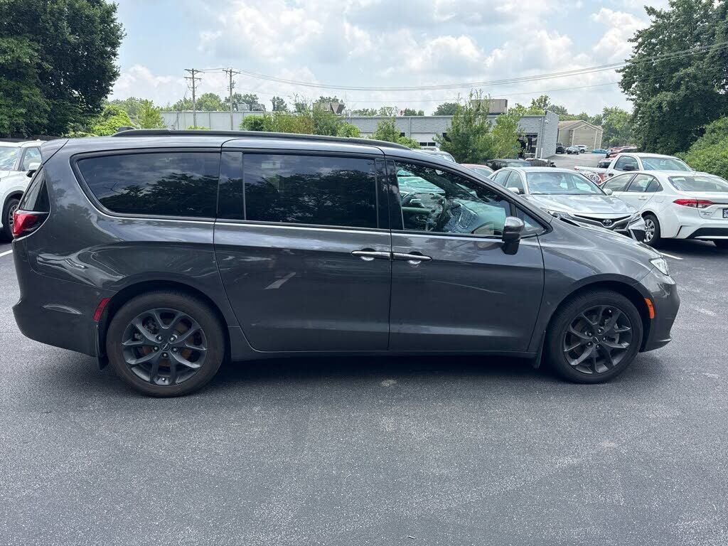 2022 CHRYSLER Pacifica