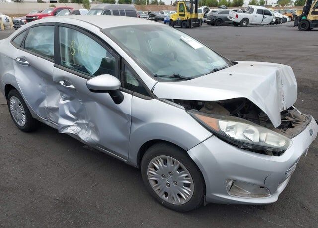 2016 FORD Fiesta