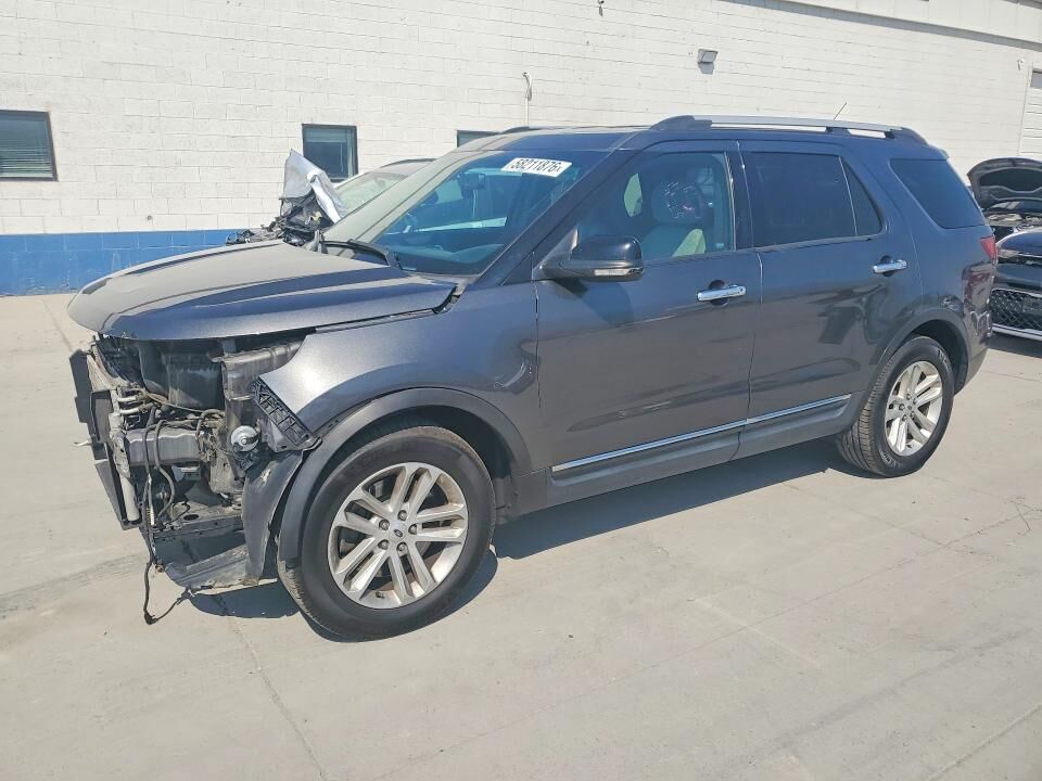 2015 FORD Explorer