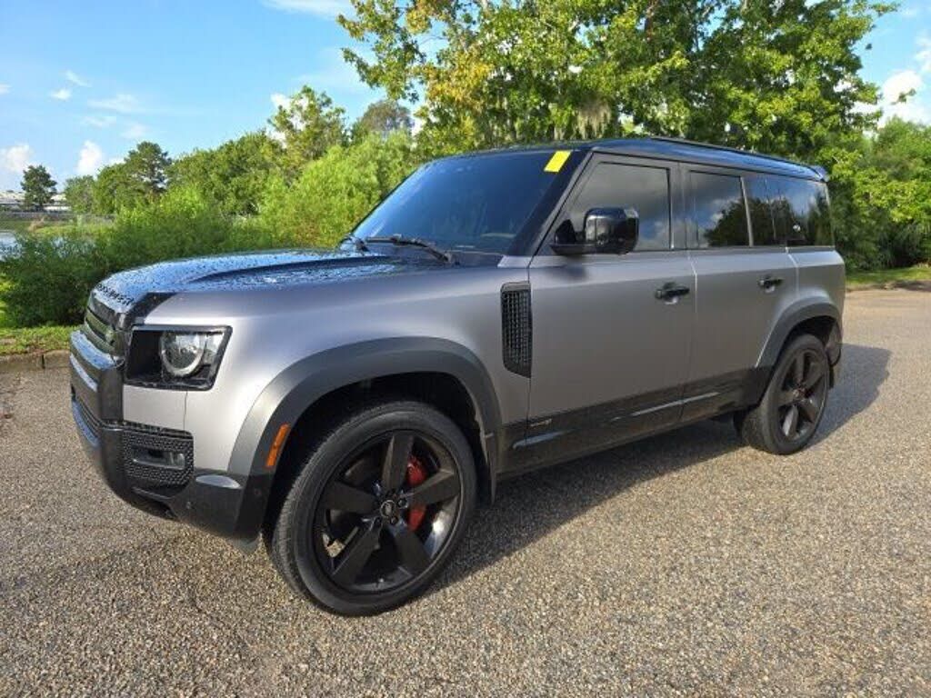 2023 LAND ROVER Defender