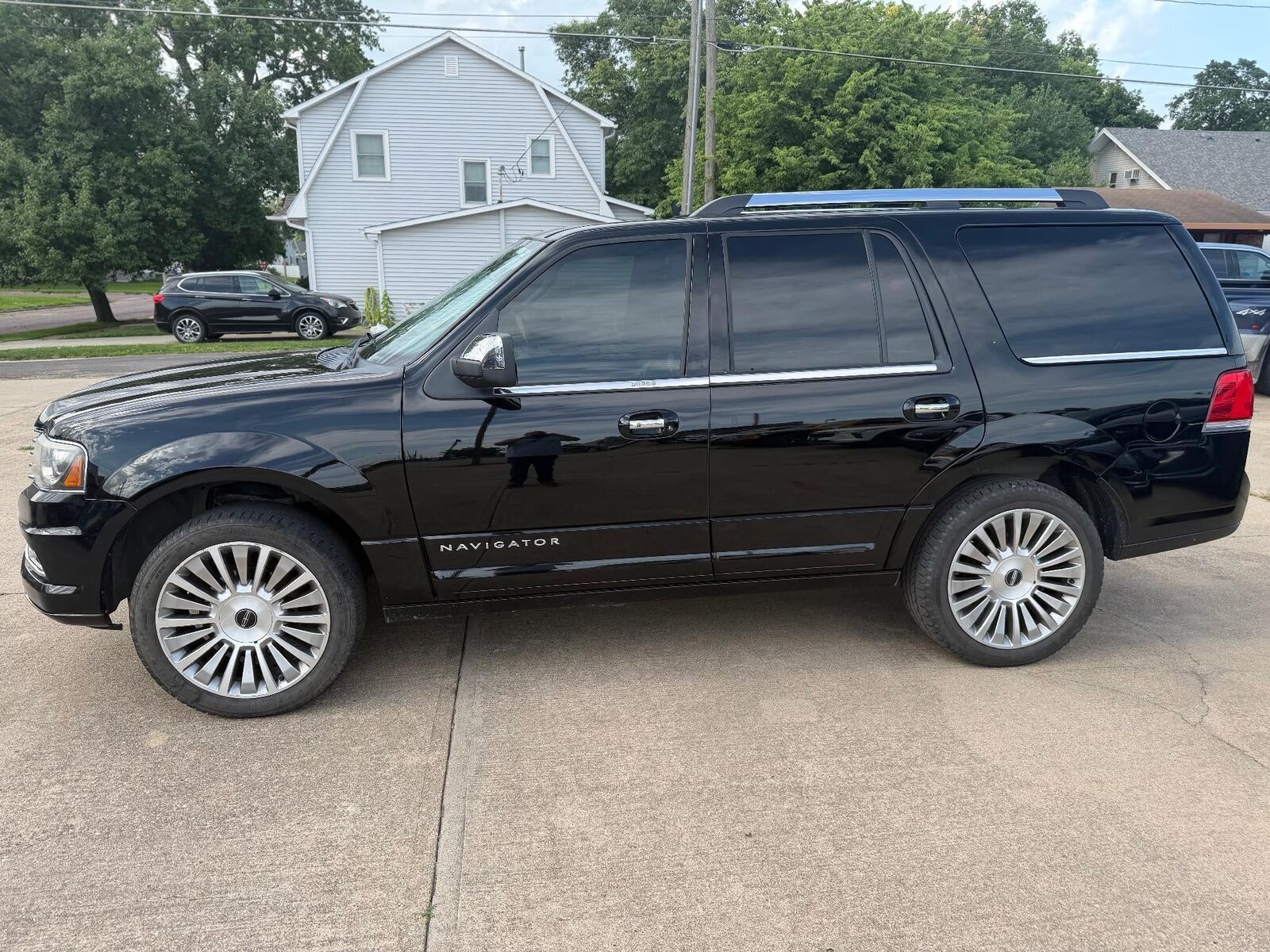 2017 LINCOLN Navigator