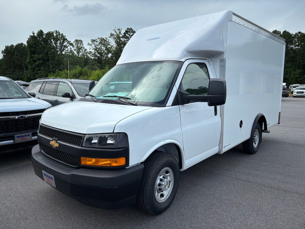 2026 CHEVROLET Express