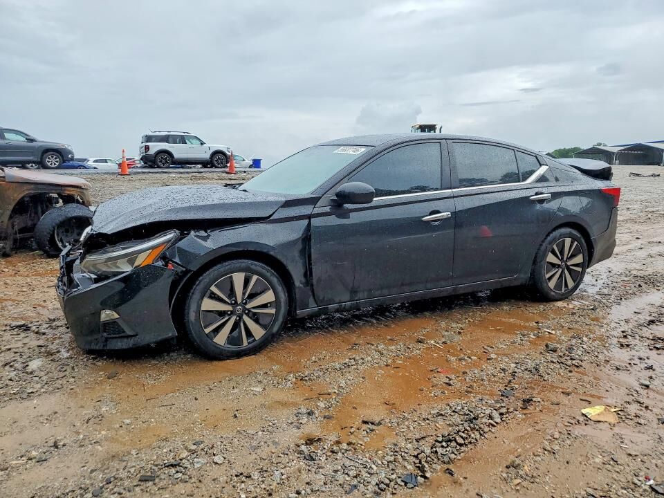 2022 NISSAN Altima