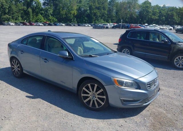 2017 VOLVO S60