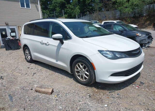 2020 CHRYSLER Voyager