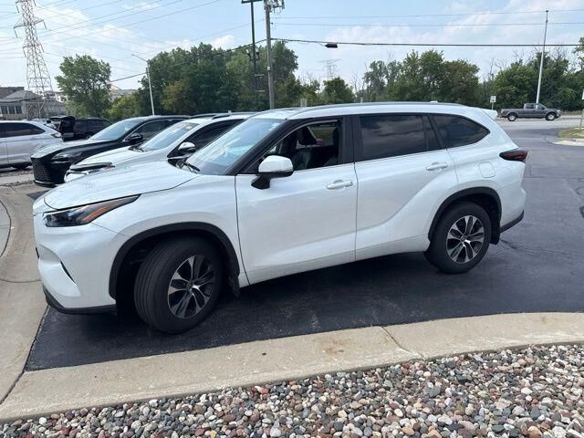 2024 TOYOTA Highlander