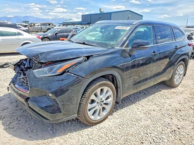 2021 TOYOTA Highlander
