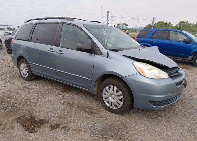 2004 TOYOTA Sienna