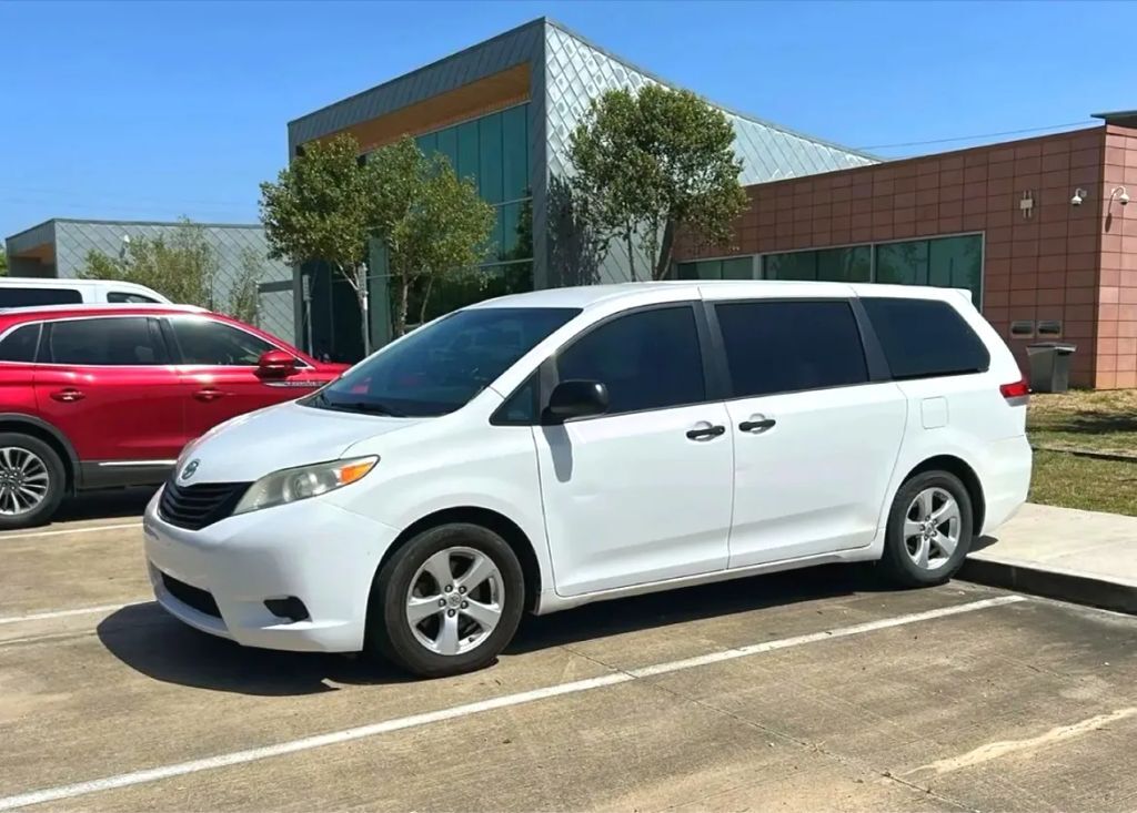 2014 TOYOTA Sienna