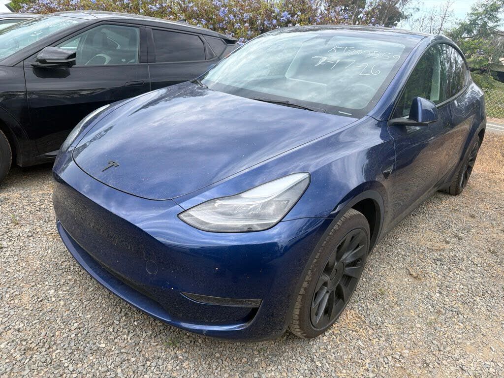2023 TESLA Model Y