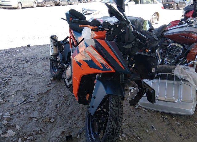 2022 KTM RC