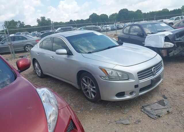 2011 NISSAN Maxima
