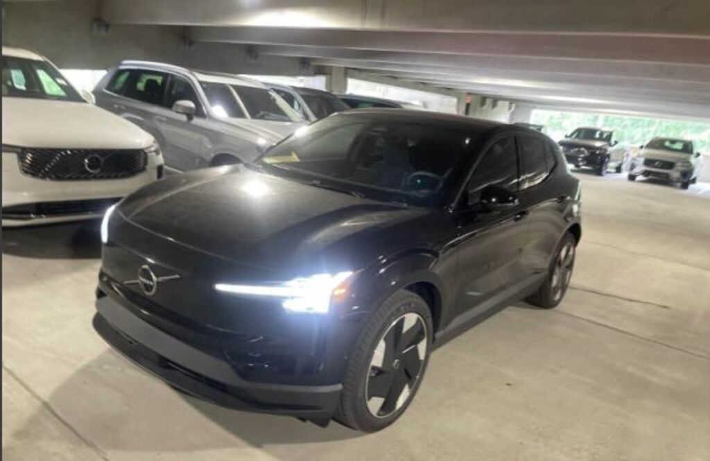 2025 VOLVO EX30