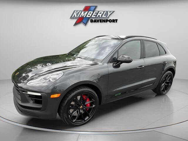 2026 PORSCHE Macan