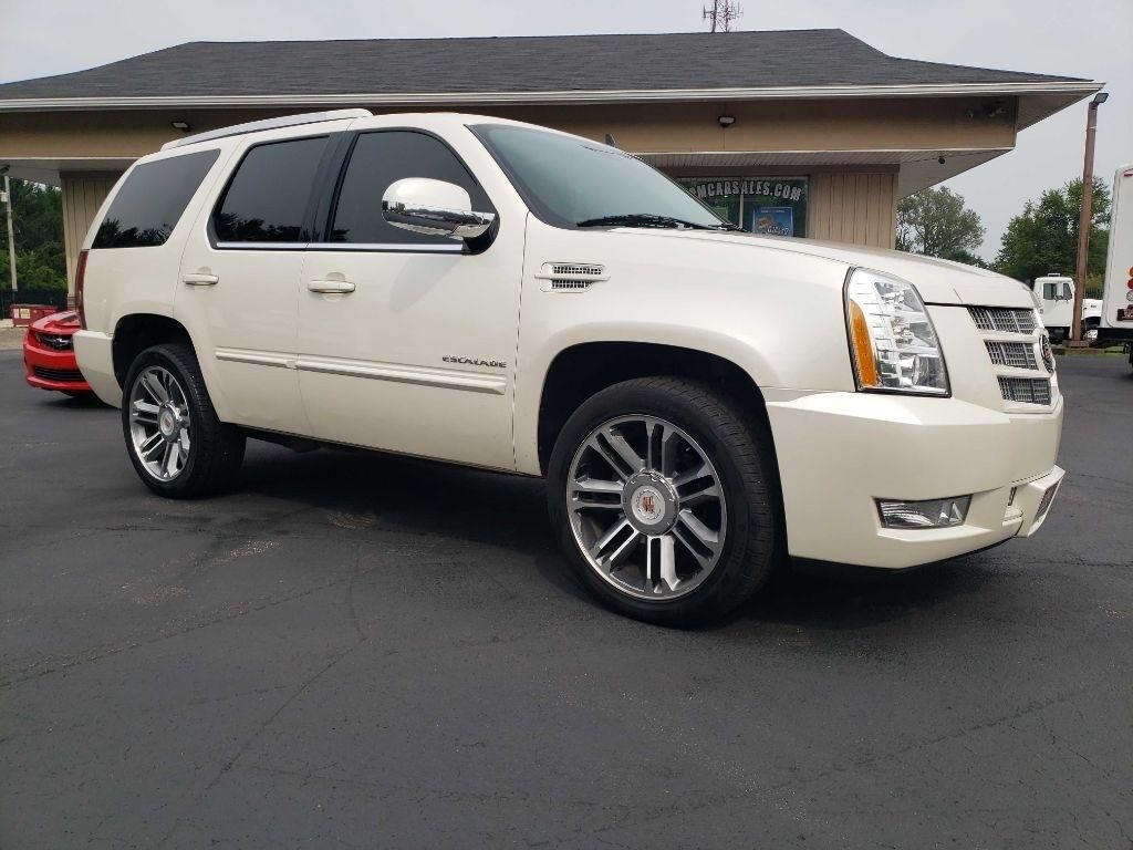 2014 CADILLAC Escalade