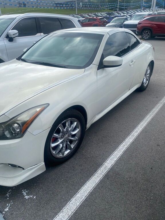 2011 INFINITI G37