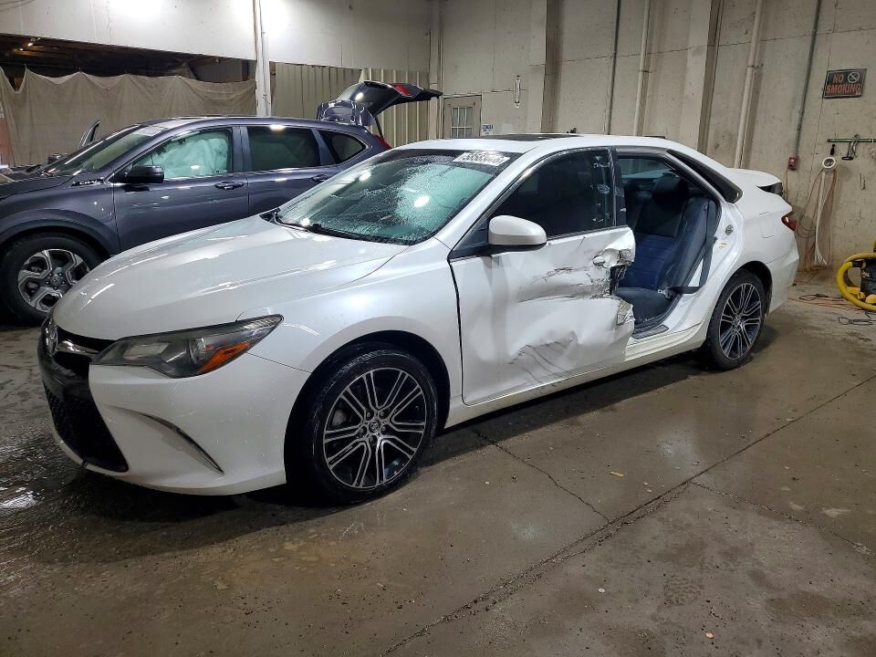 2016 TOYOTA Camry