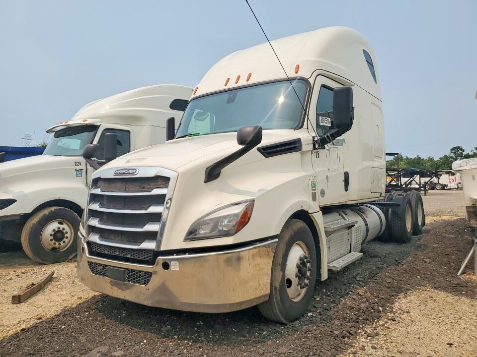 2019 FREIGHTLINER New Cascadia 126" Sleepercab