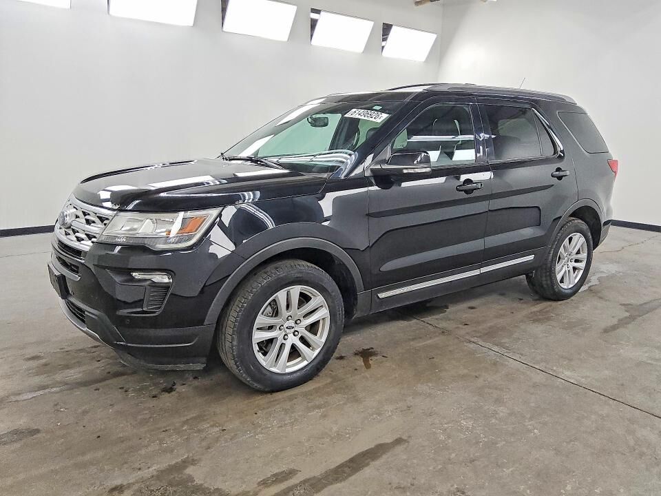 2018 FORD Explorer