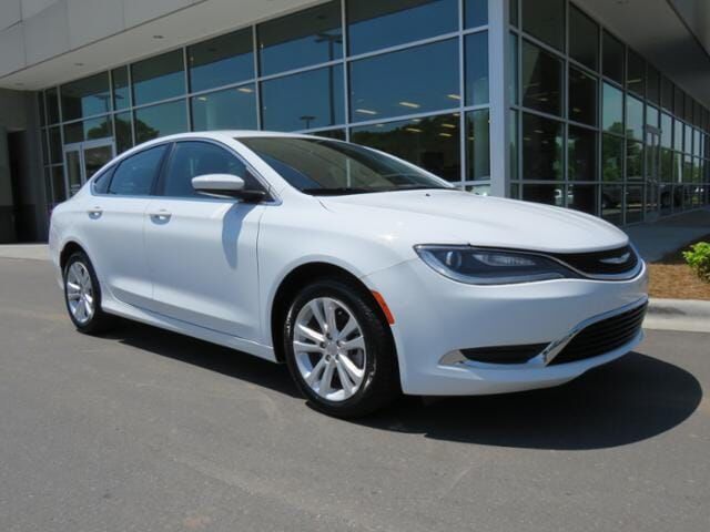 2017 CHRYSLER 200