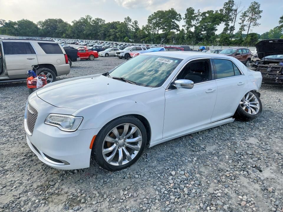 2019 CHRYSLER 300
