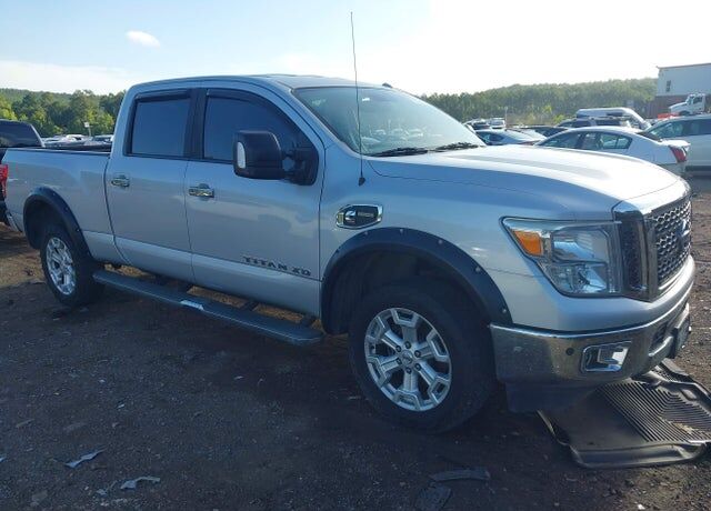 2017 NISSAN Titan