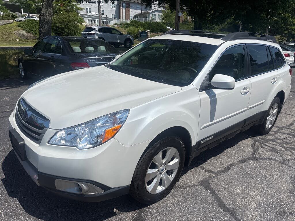 2011 SUBARU Outback