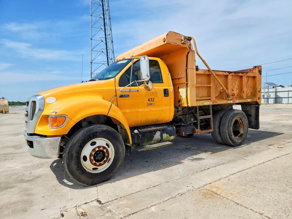 2010 FORD F-750