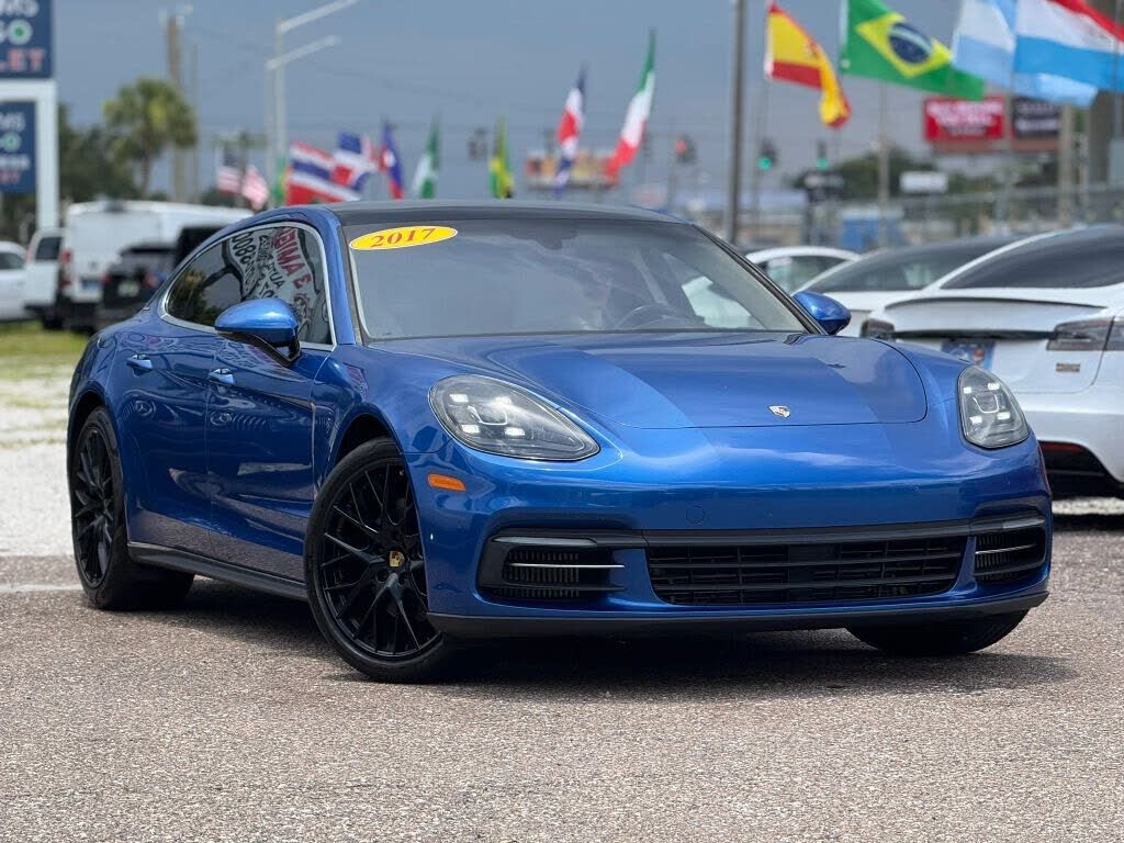 2017 PORSCHE Panamera