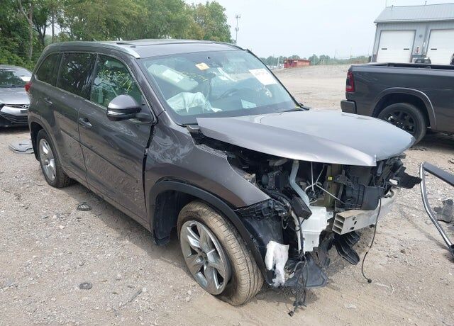 2017 TOYOTA Highlander