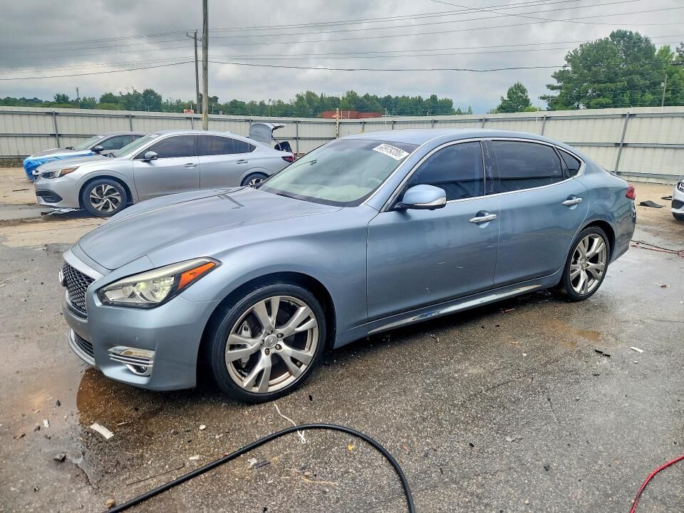 2017 INFINITI Q70L