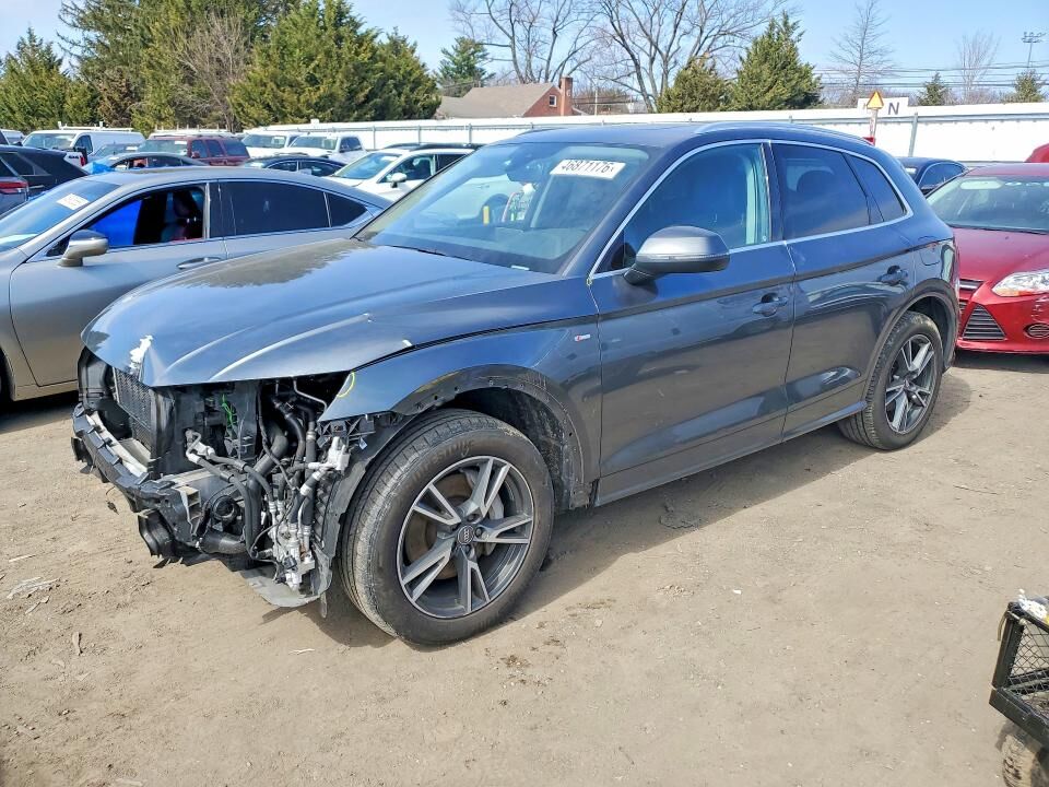 2020 AUDI Q5 e