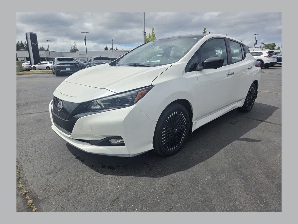 2024 NISSAN Leaf