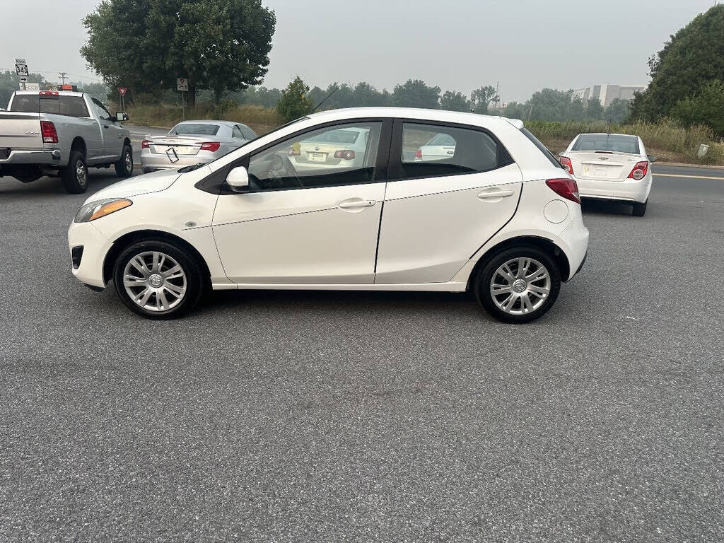 2014 MAZDA Mazda2