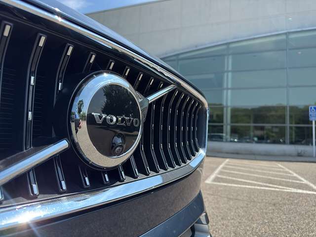 2025 VOLVO V90CC