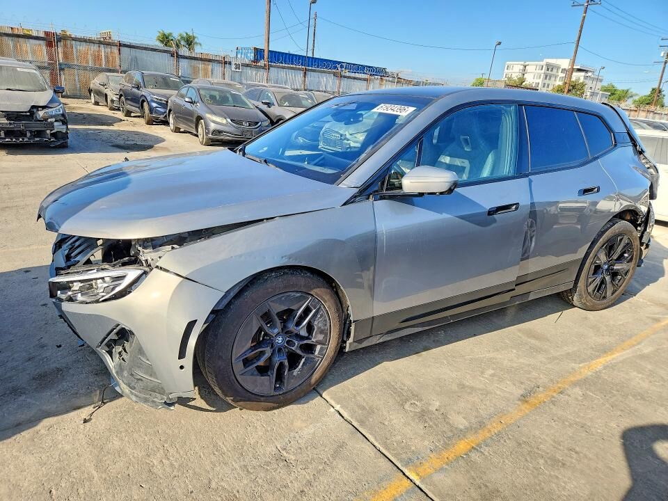 2023 BMW ix