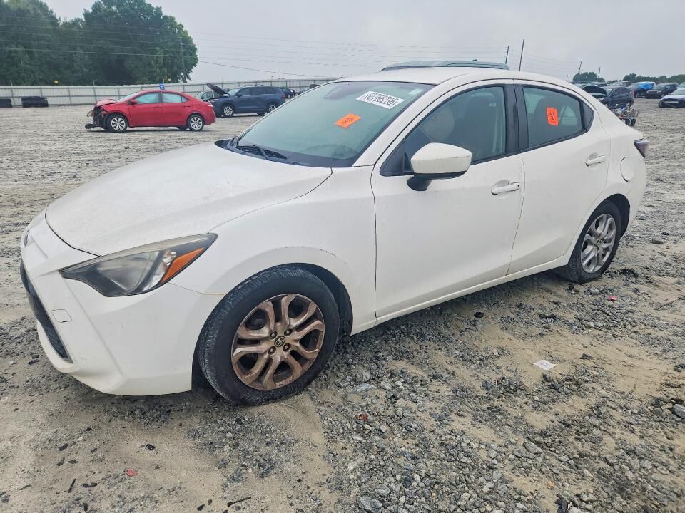 2017 TOYOTA Yaris